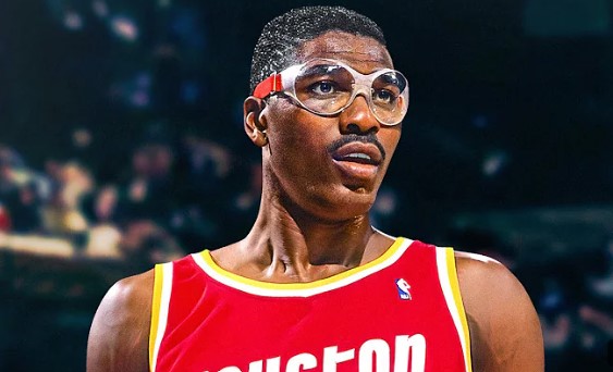 Hakeem Olajuwon: Age, Height, Career, Net Worth, and Legacy in 2024