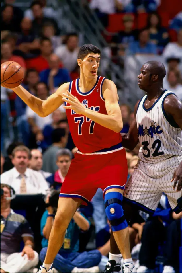  Tallest Basketball Player Gheorghe Mureșan